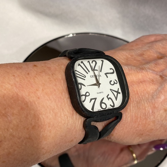 Geneva Quartz Black Gun Metal Boys watch with Stainless Steel Back! NWT! - Picture 3 of 11